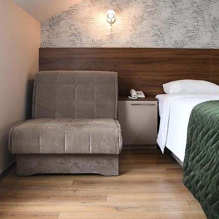 Hotel Garden Novi Sad Extérieur photo