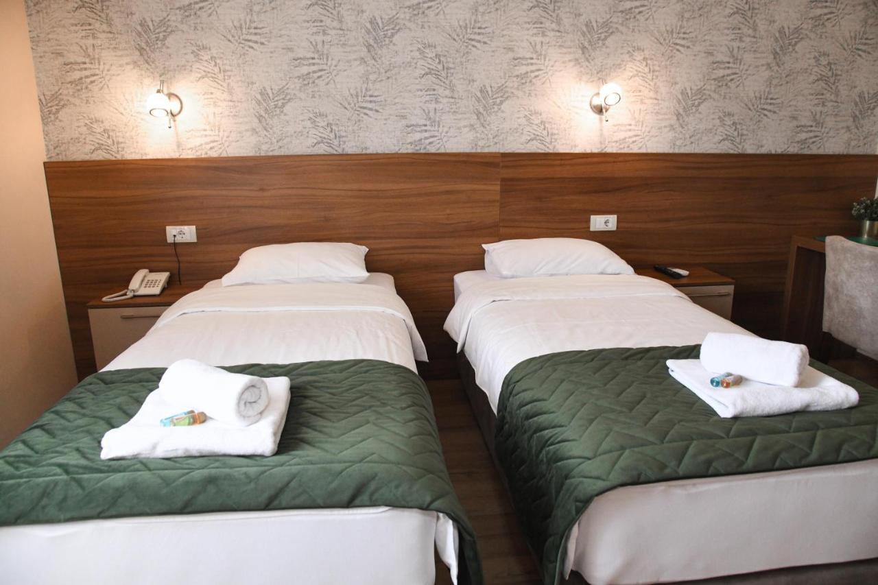 Hotel Garden Novi Sad Extérieur photo