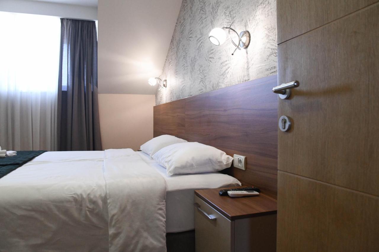Hotel Garden Novi Sad Extérieur photo