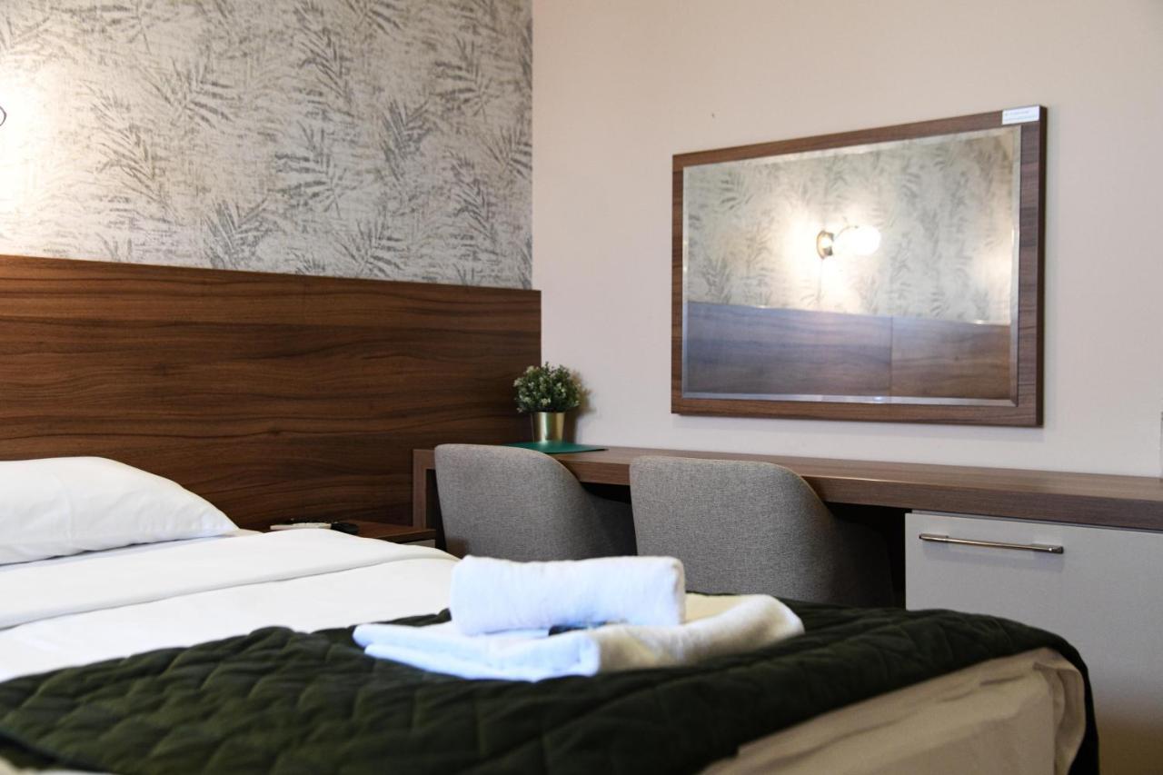 Hotel Garden Novi Sad Extérieur photo