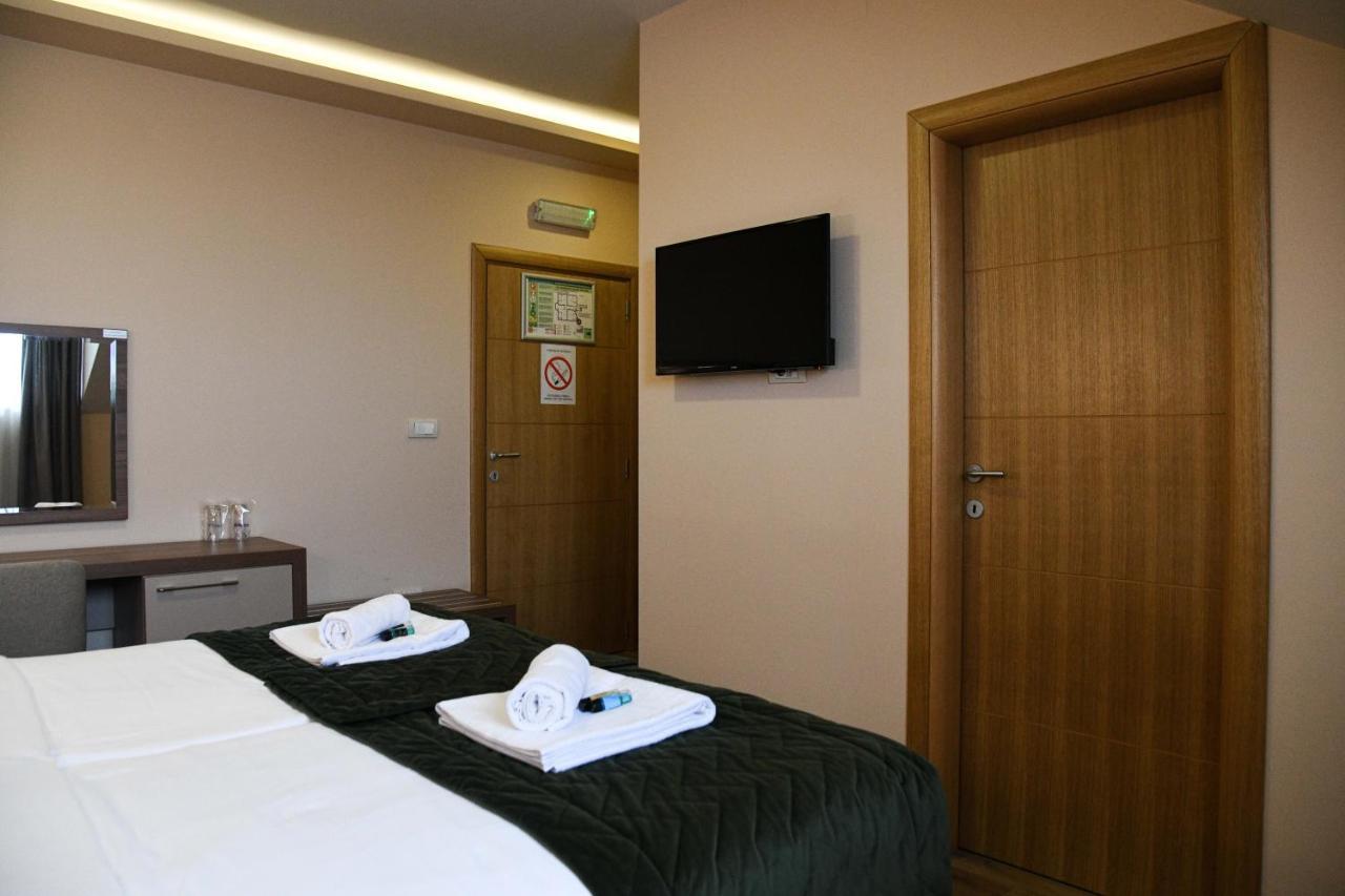 Hotel Garden Novi Sad Extérieur photo