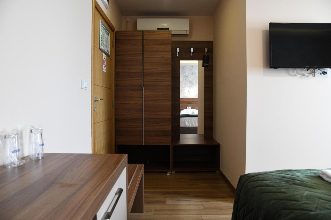 Hotel Garden Novi Sad Extérieur photo