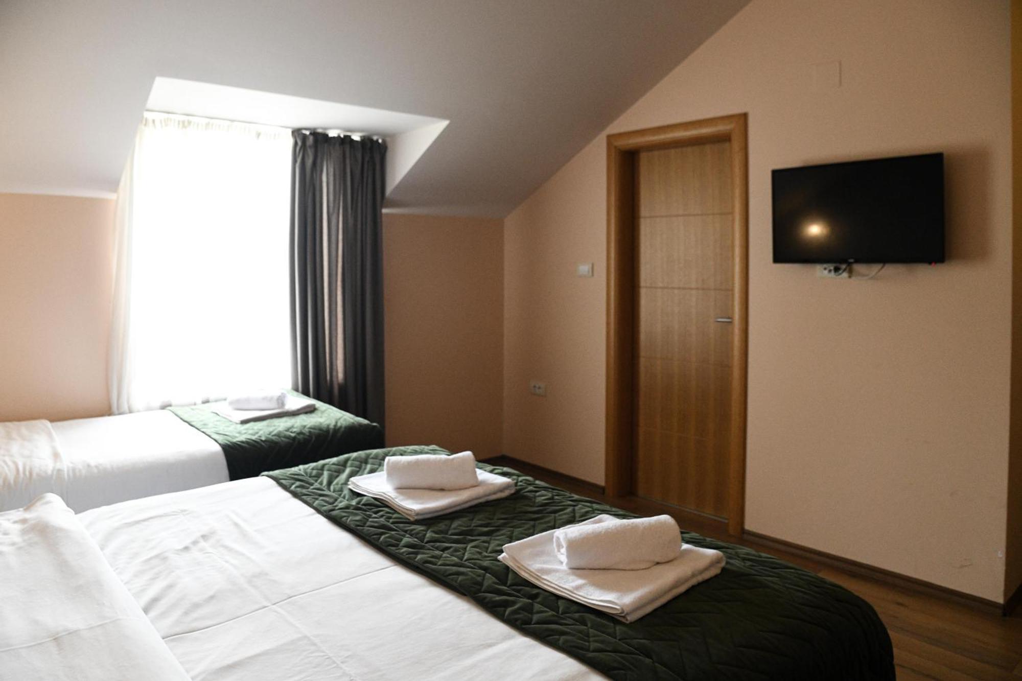 Hotel Garden Novi Sad Extérieur photo